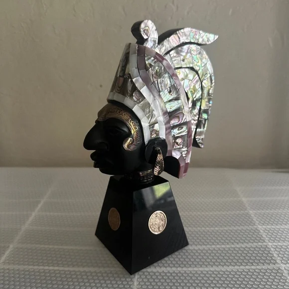 Black and Silver Decorative Bust - Picture 4 of 4